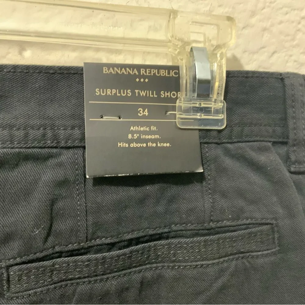 Banana Republic  Men 8-5 Inch  inseam Twill Short black